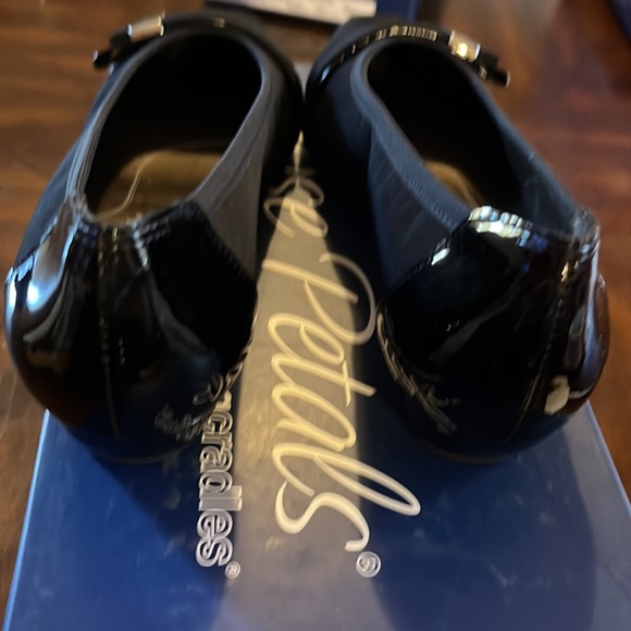 (181) NWT ladies black micro flats by Rose Petals/Walking Cradles. Size 6 1/2 - Picture 6 of 8